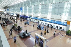 Haneda Airport quiet due to new coronavirus